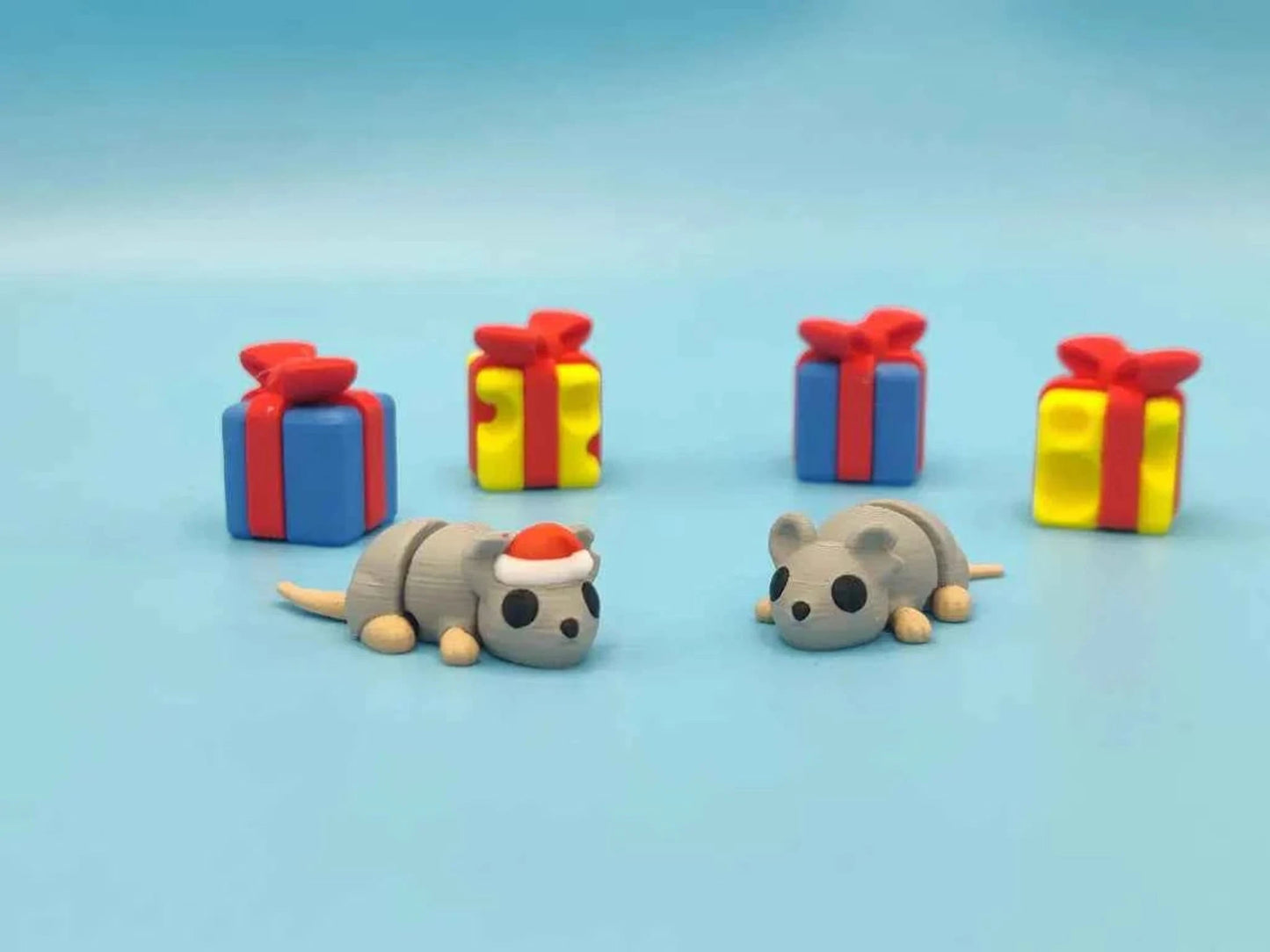 Christmas Tree House Display with Two Mice Figurines - ToyForge 3D
