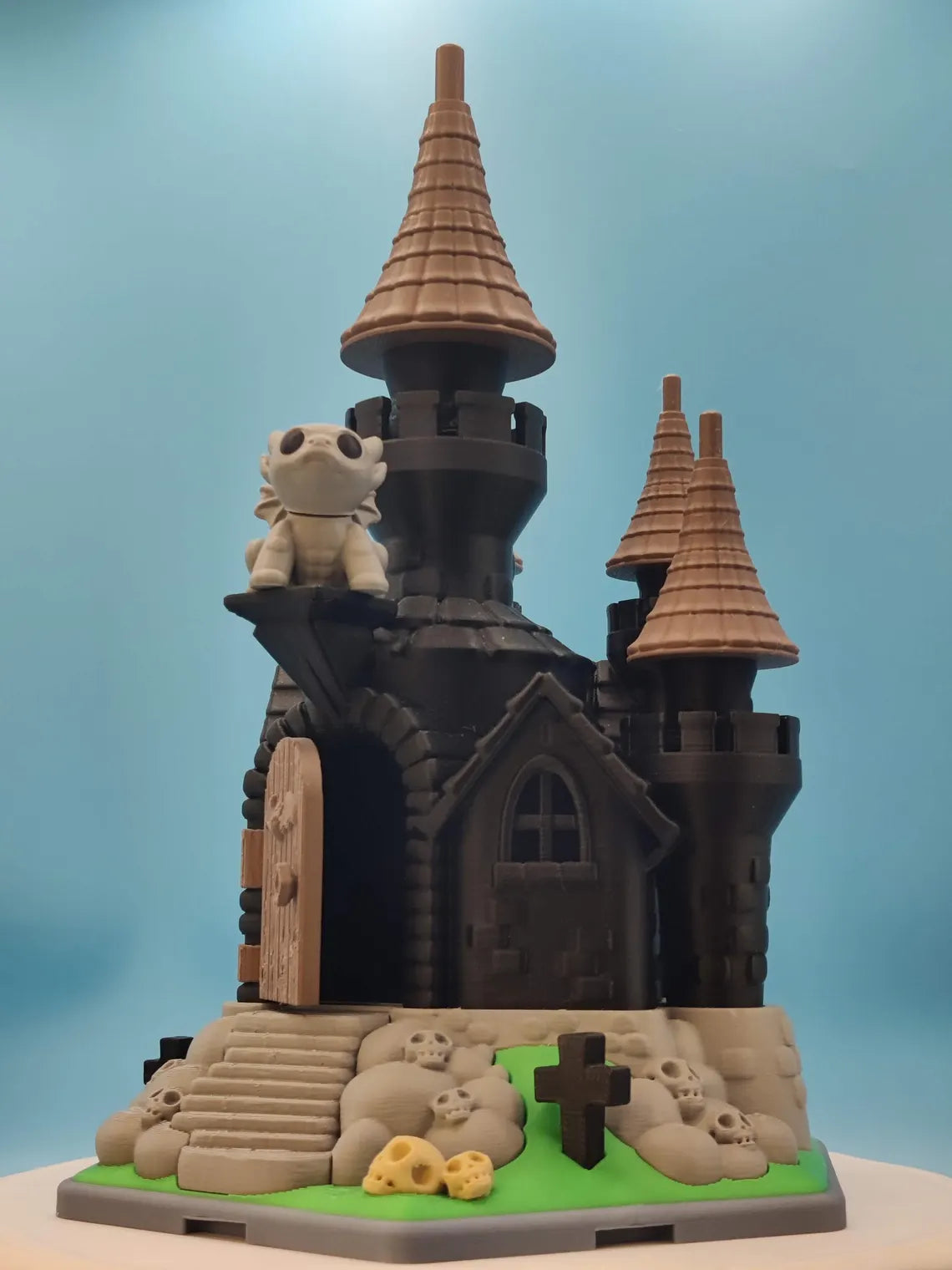 Transylvania Castle 3D Print – Haunted Gothic Miniature with Gargoyle – Spooky Cute Decor – Halloween Tabletop Ornament