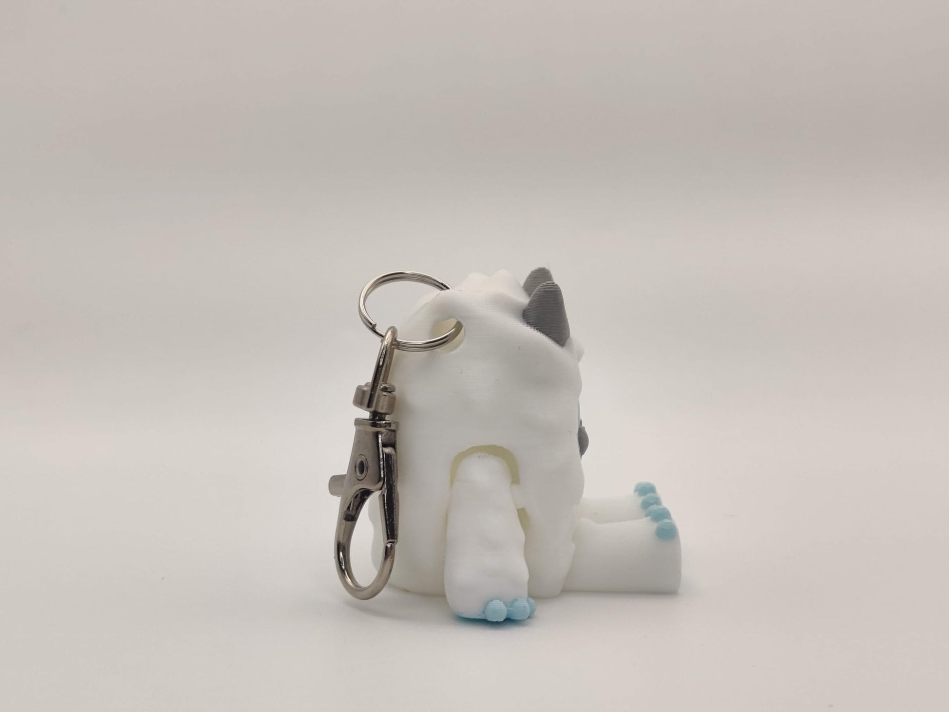 3D Printed Yeti Keychain – Cute Cryptid Keyring – Abominable Snowman Gift – Mythical Creature Bag Charm – Geeky Fantasy Accessory - ToyForge 3D