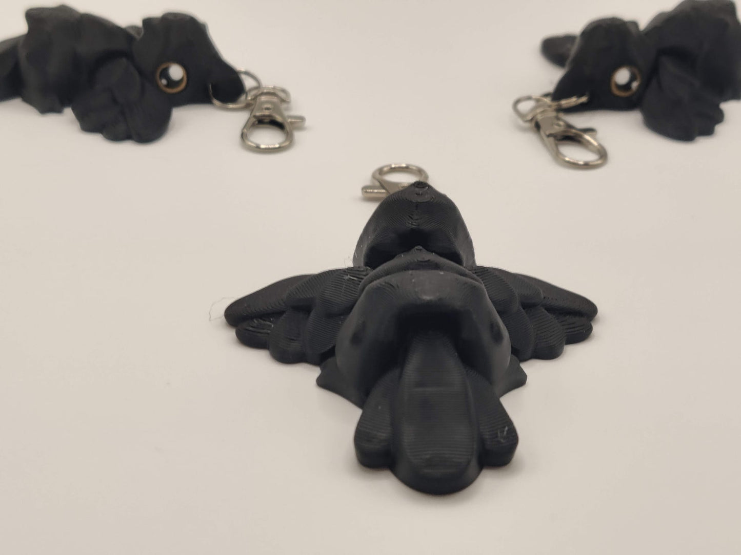 Crow Flexi Keychain – Articulated 3D Printed Crow, Cute Raven Keychain, Gothic Bird Bag Charm - ToyForge 3D