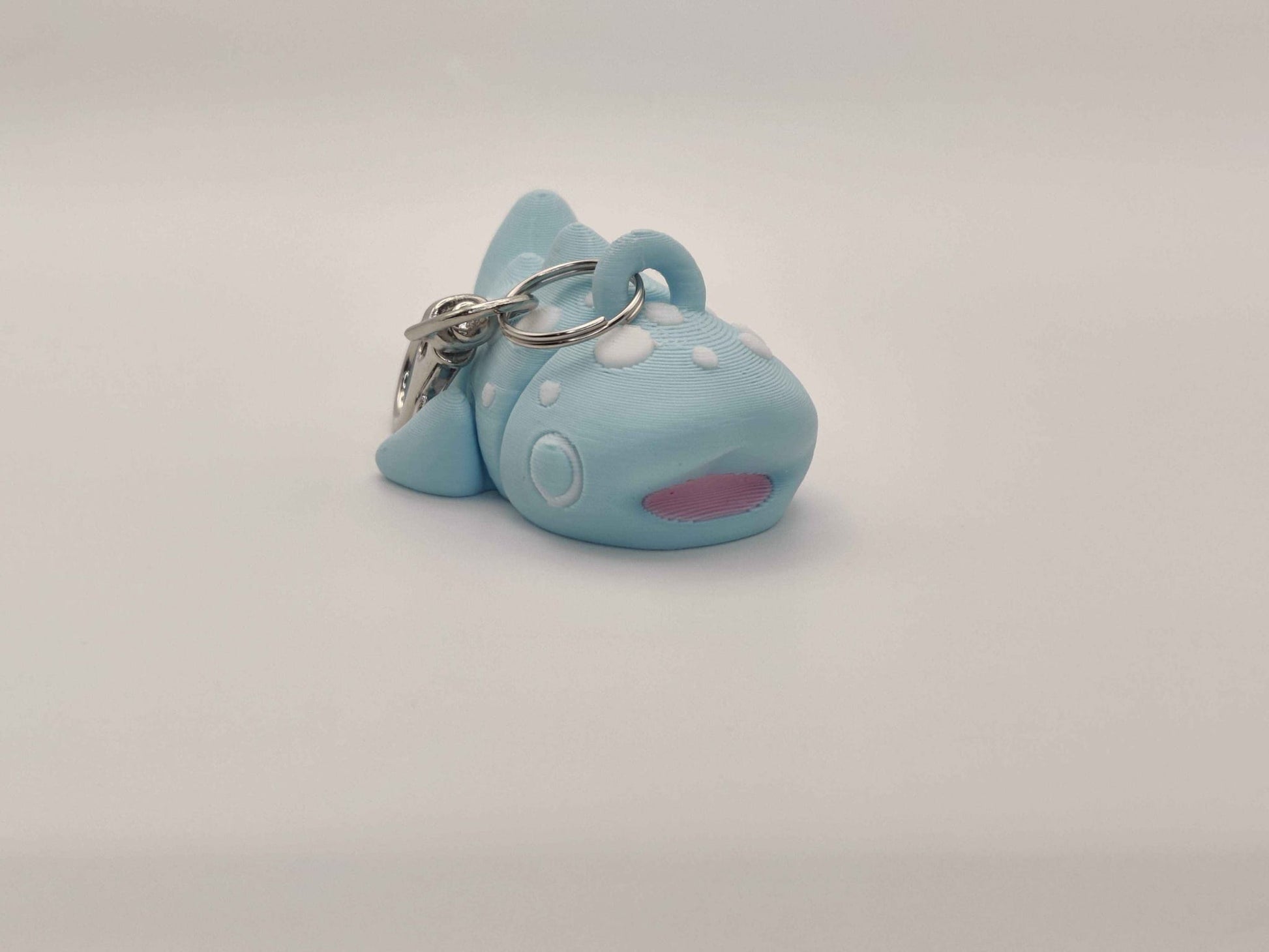 Cute 3D Printed Whale Shark Keychain – Ocean Animal Keyring – Marine Life Gift – Kawaii Shark Charm – Aquarium Lover Accessory - ToyForge 3D