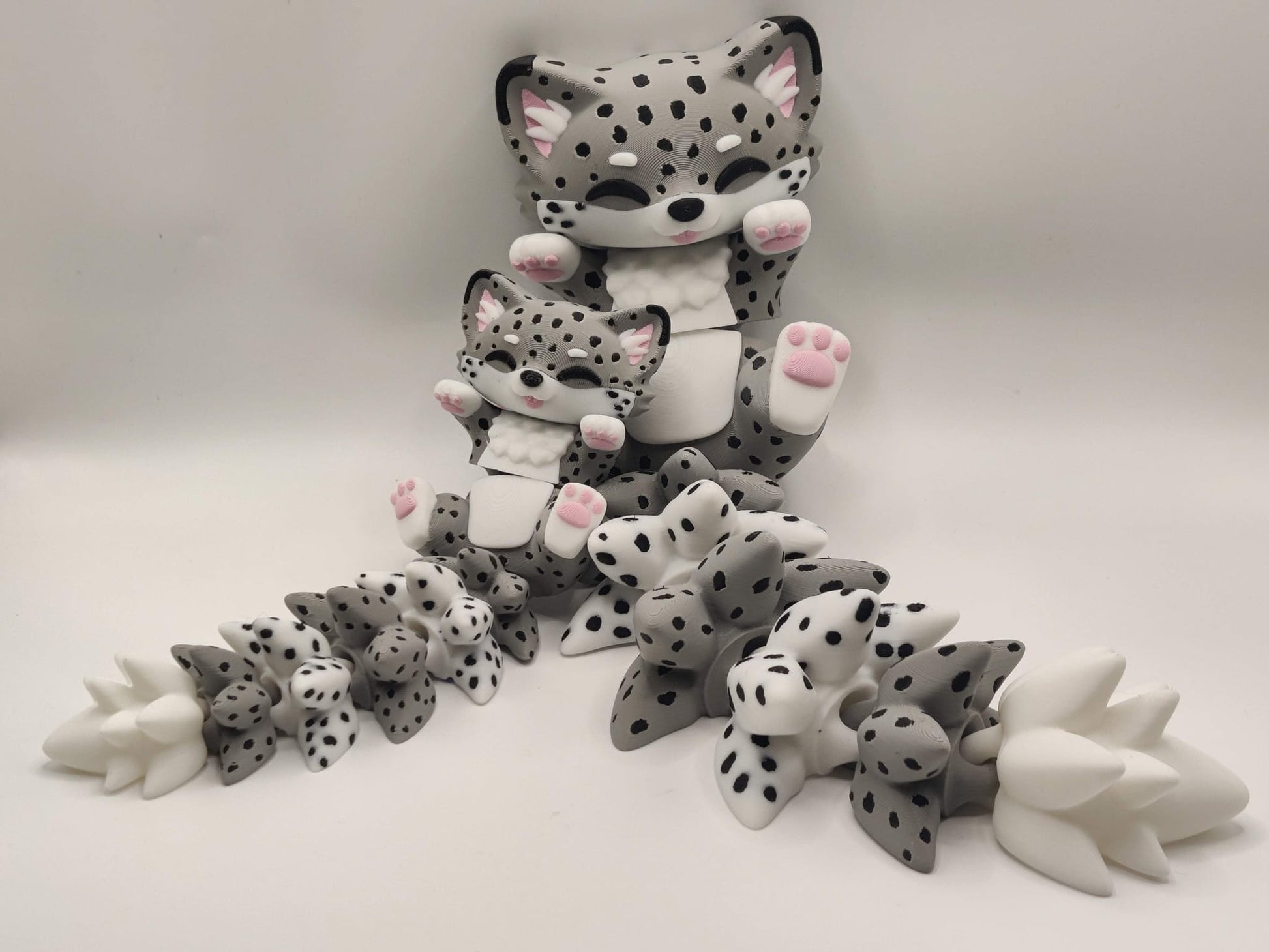 Snow Leopard Cuddler - 3D Printed Articulated Fidget - ToyForge 3D